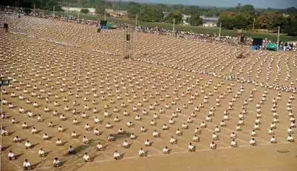 पराक्रम दिवस पर दिल्ली में आरएसएस का सूर्य नमस्कार कार्यक्रम पराक्रम दिवस पर दिल्ली में आरएसएस का सूर्य नमस्कार कार्यक्रम